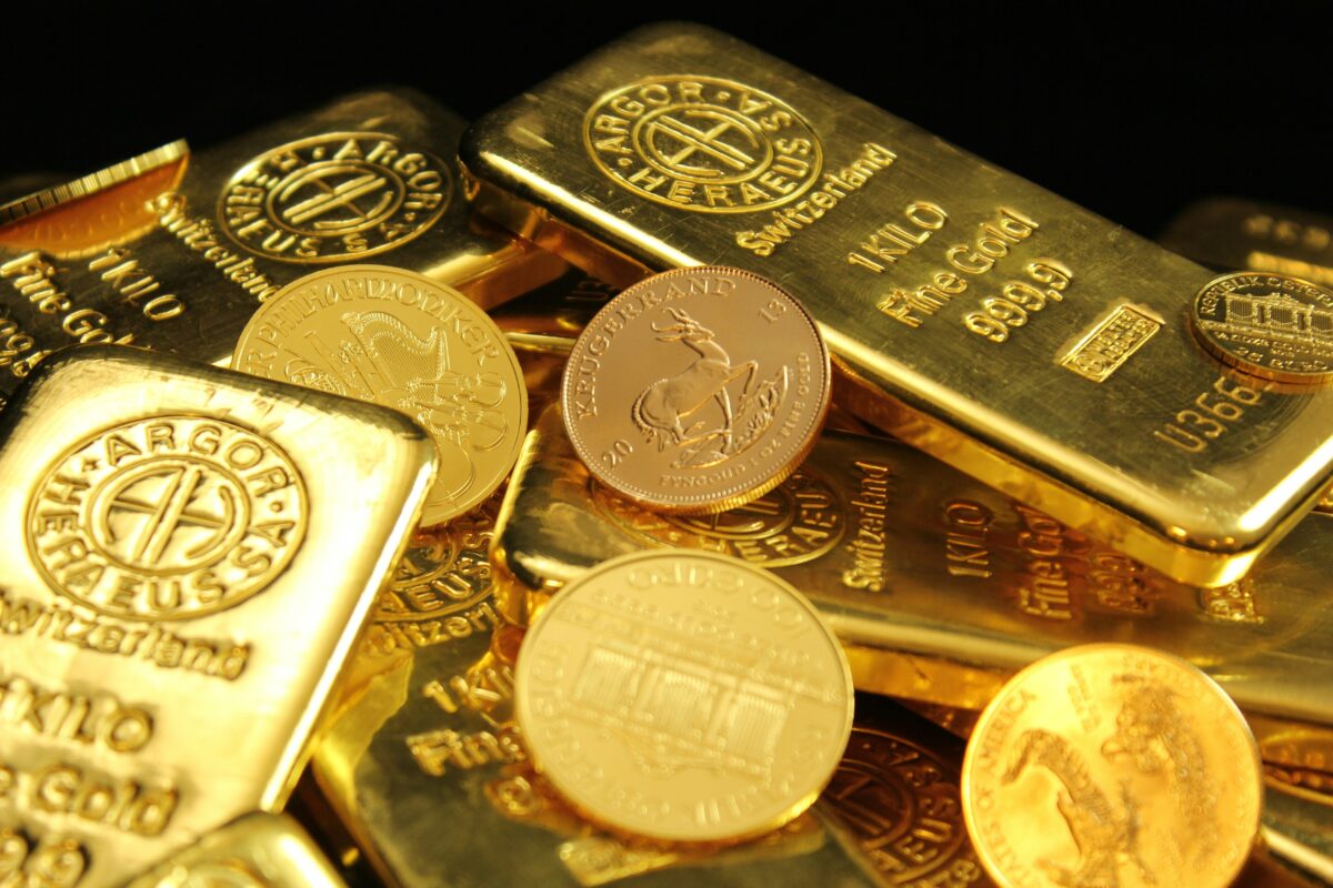 The Role of Gold in Diversifying Your Retirement Portfolio: A Guide to Gold IRAs